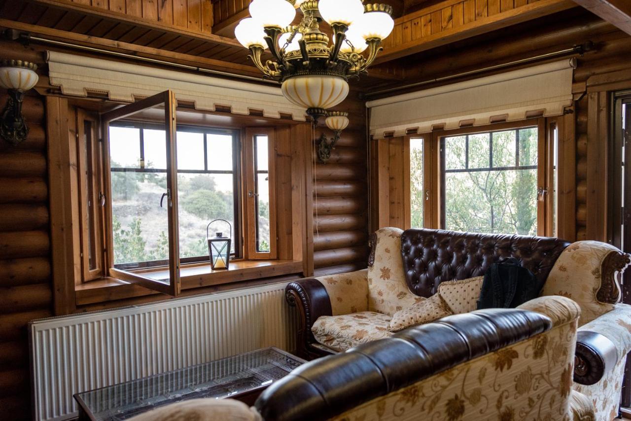 *2 Bdr Log House /Mountains/Queen Bed/Fireplace Gourri Exteriör bild